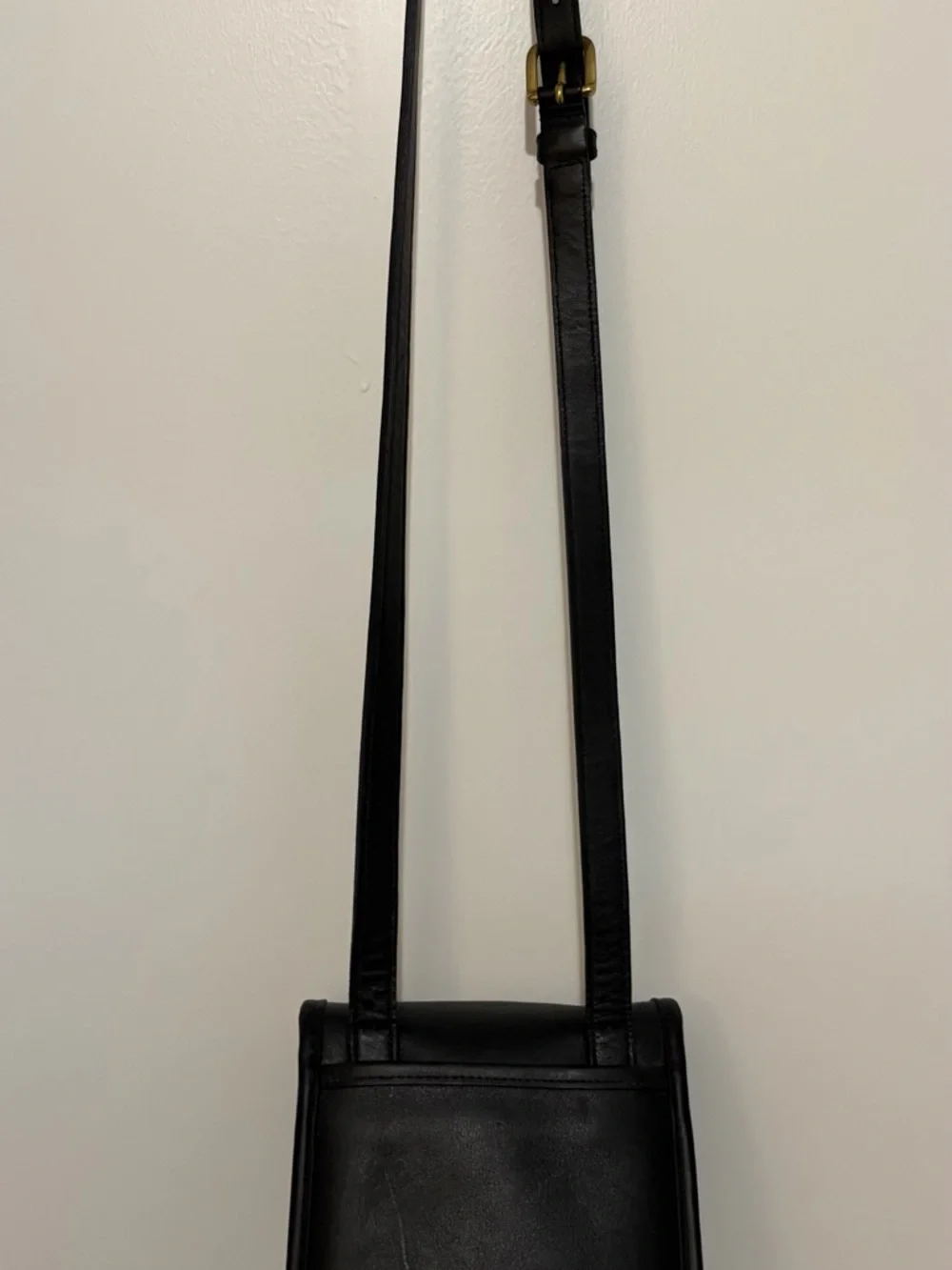 Pristine Vintage Coach Small Sidepack (#9978) Black Leather with Brass Turnlock - Picture 13 of 13